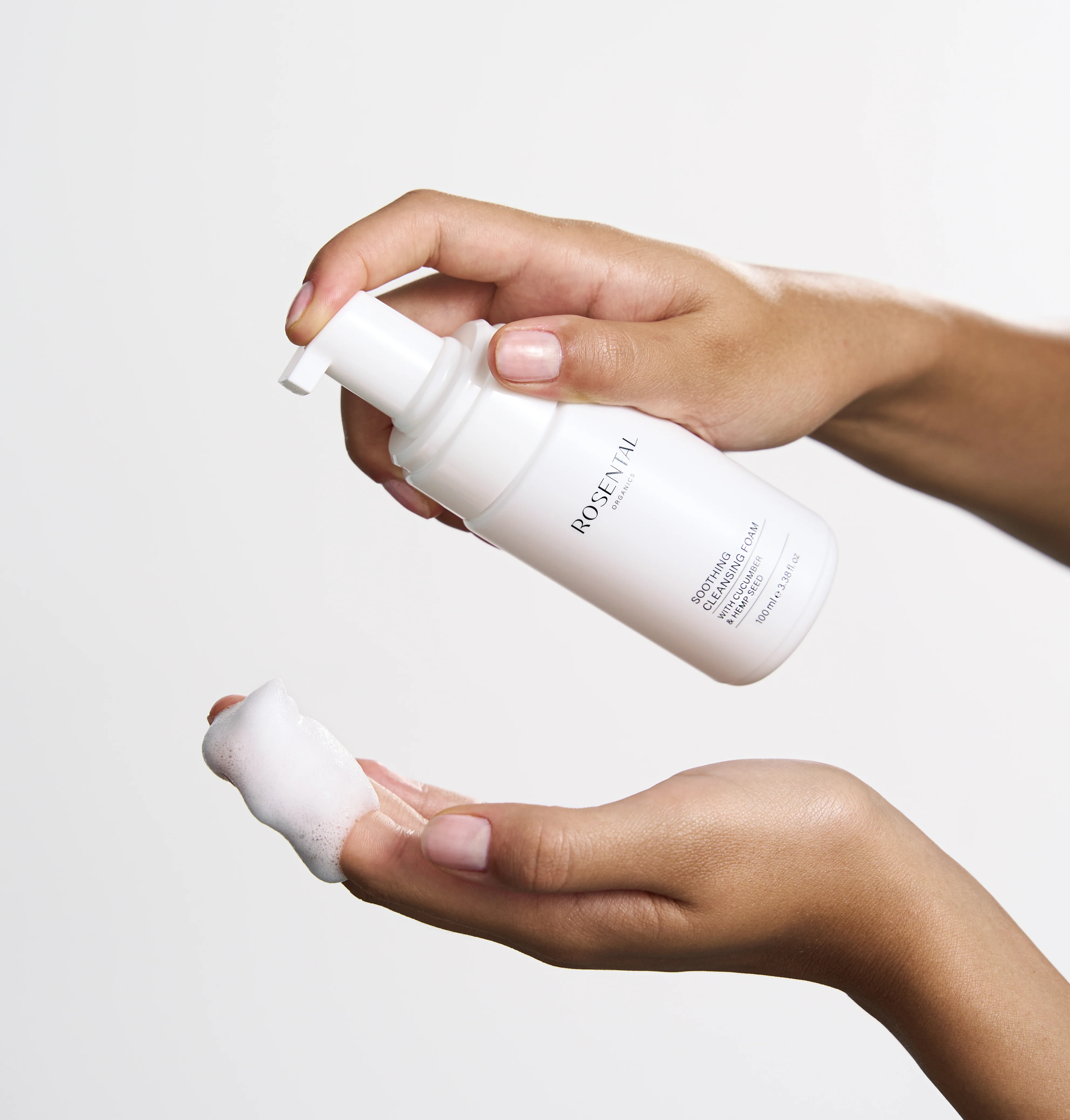 Soothing Cleansing Foam - Image 3